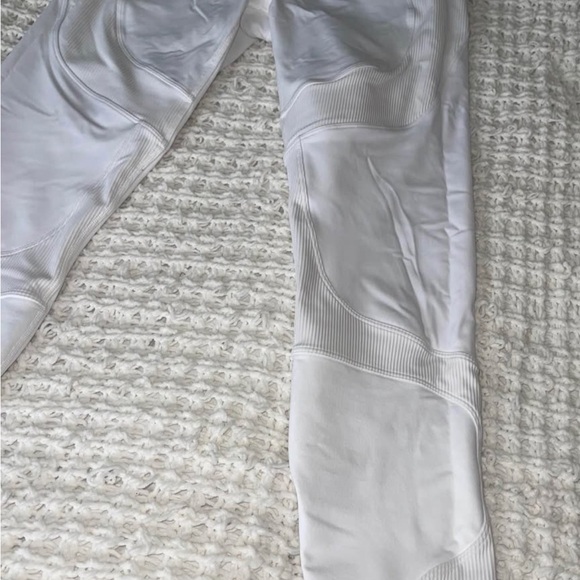 Lululemon Athletica New Ambition white and gold Leggings - Picture 7 of 10
